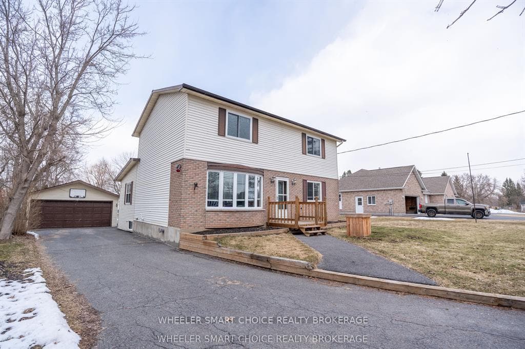 17407 County Rd 18 Road, South Stormont, ON K0C 2A0