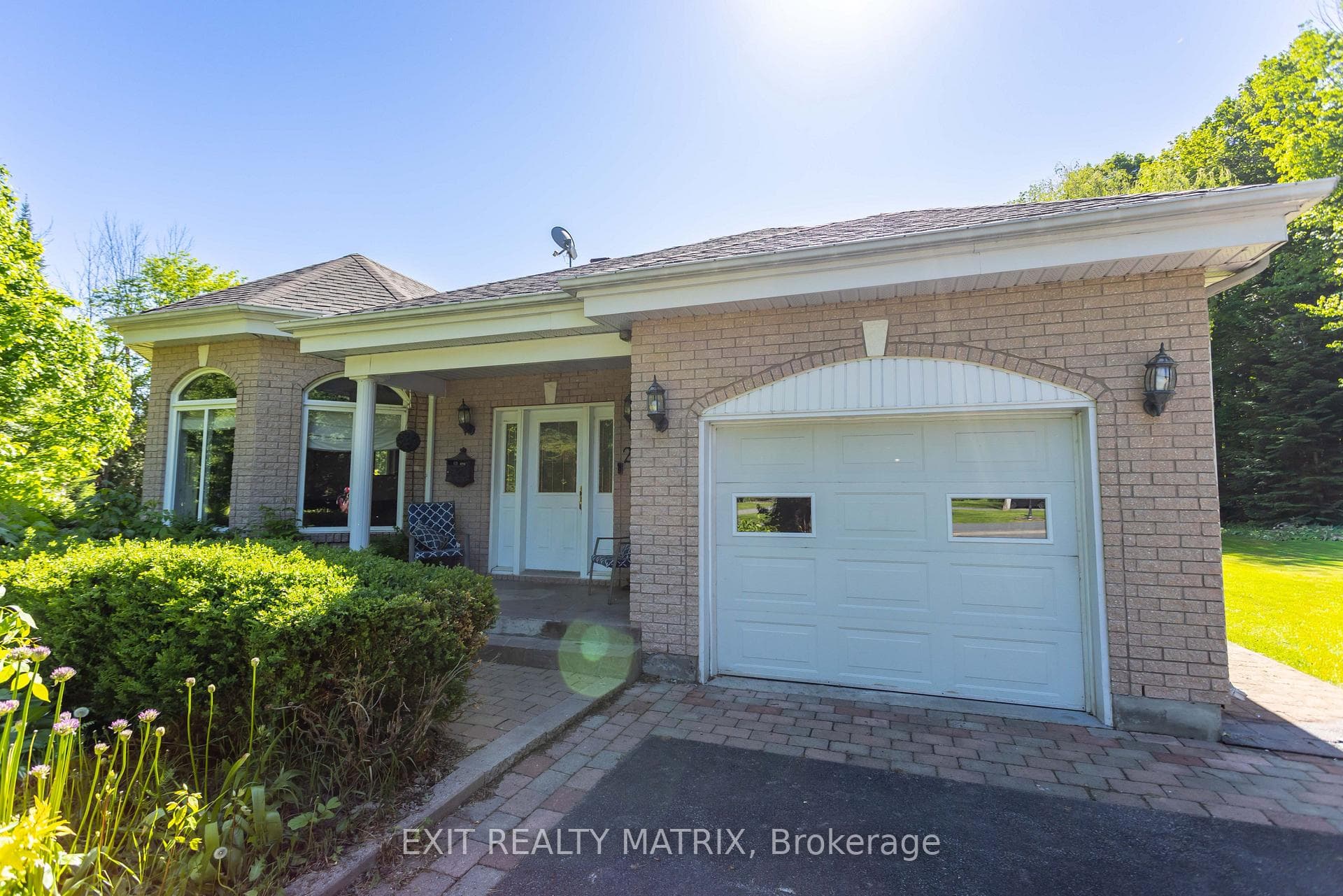 2779 Maplewood Drive, Champlain, ON K6A 2R2