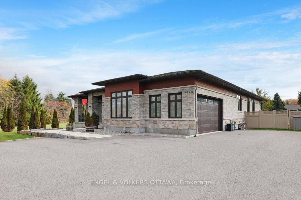 1296 Bankfield Road, Manotick - Kars - Rideau Twp and Area, ON K4M 1C4
