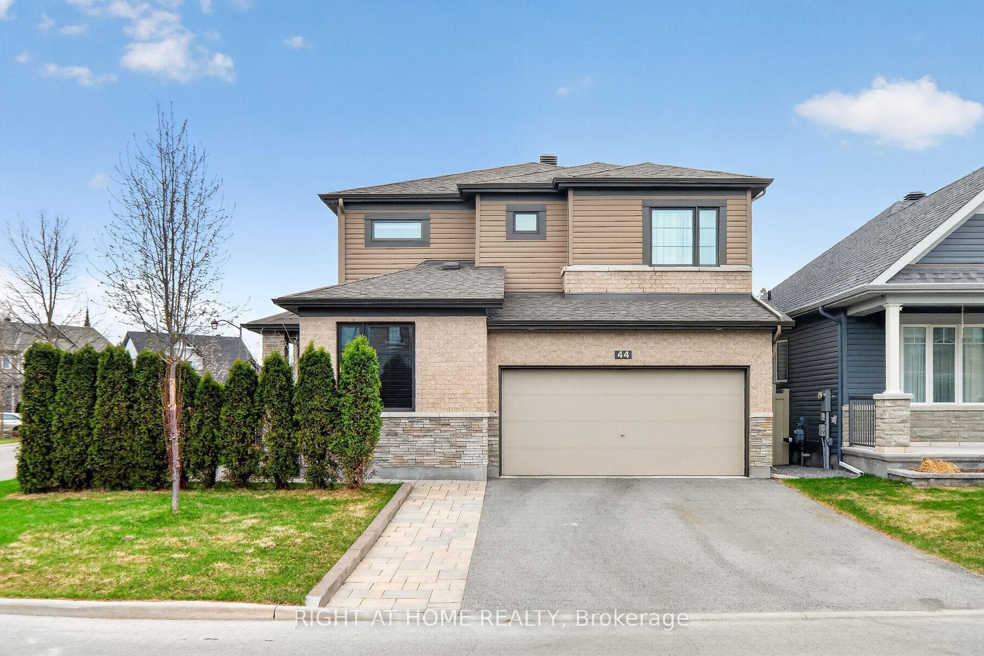 44 Hawks Landing Crescent, Stittsville - Munster - Richmond, ON K2S 1W1