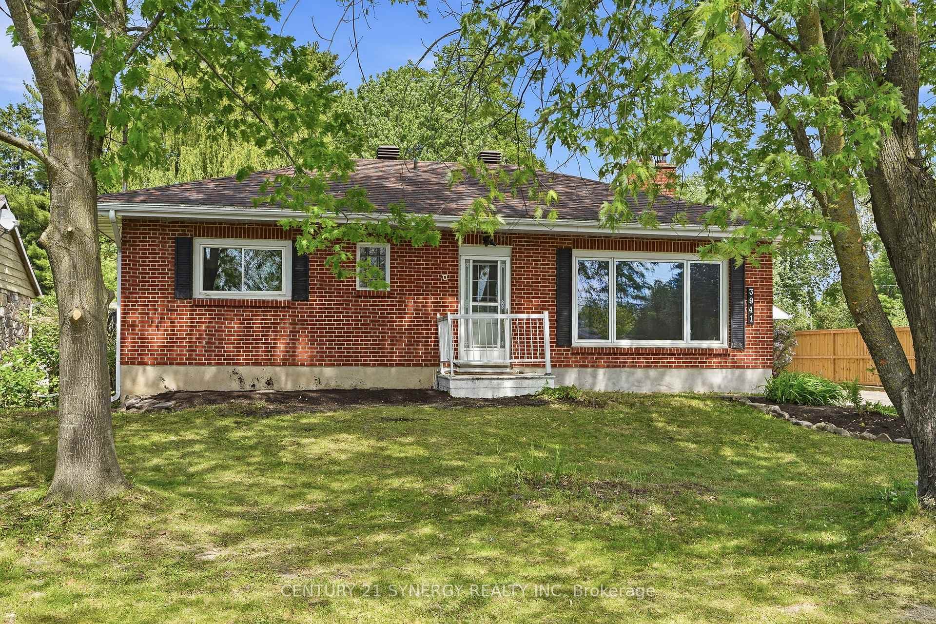 3941 Shirley Avenue, Blossom Park - Airport and Area, ON K1V 1H4