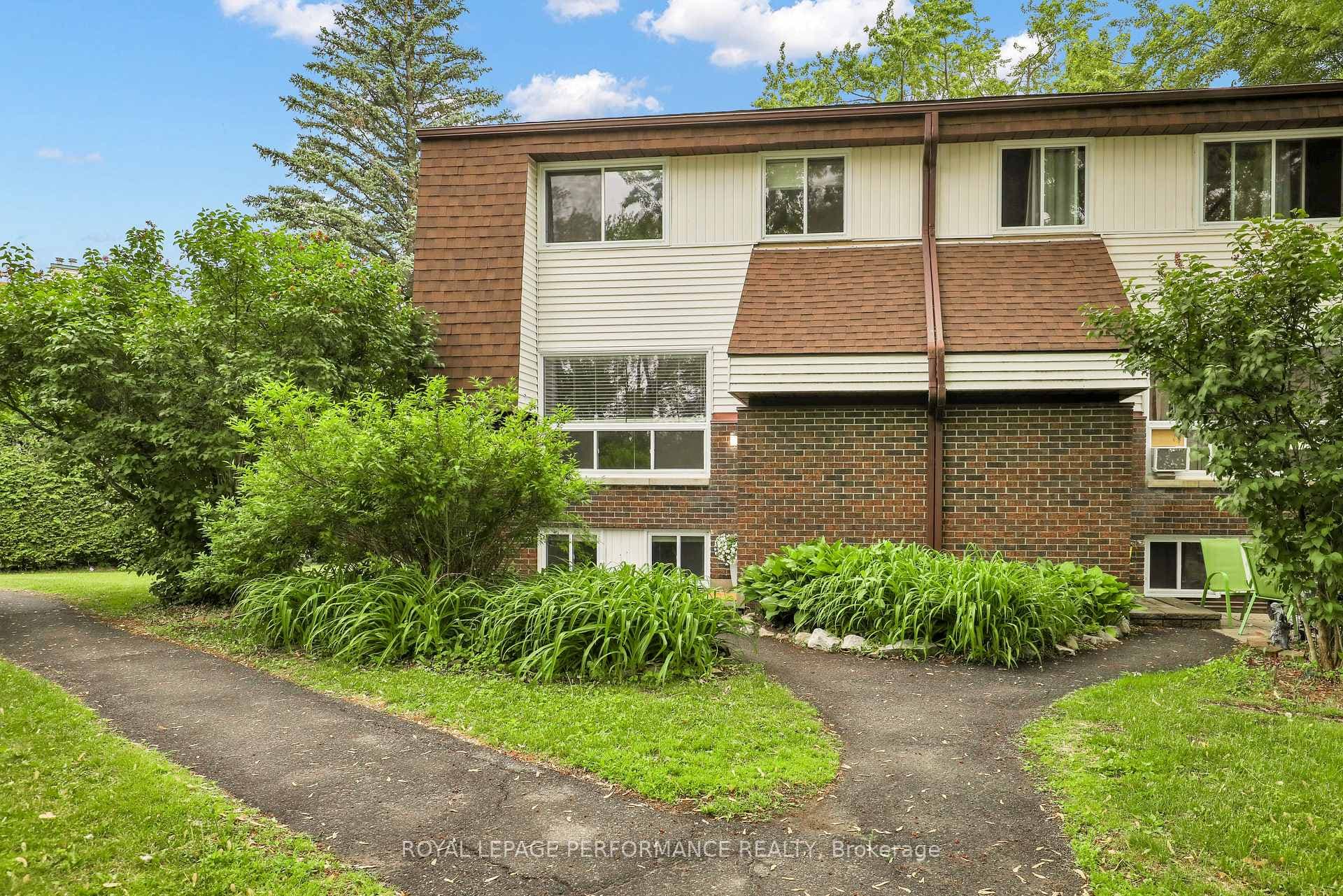 8D Lovell Lane, Bells Corners and South to Fallowfield, ON K2H 9B6