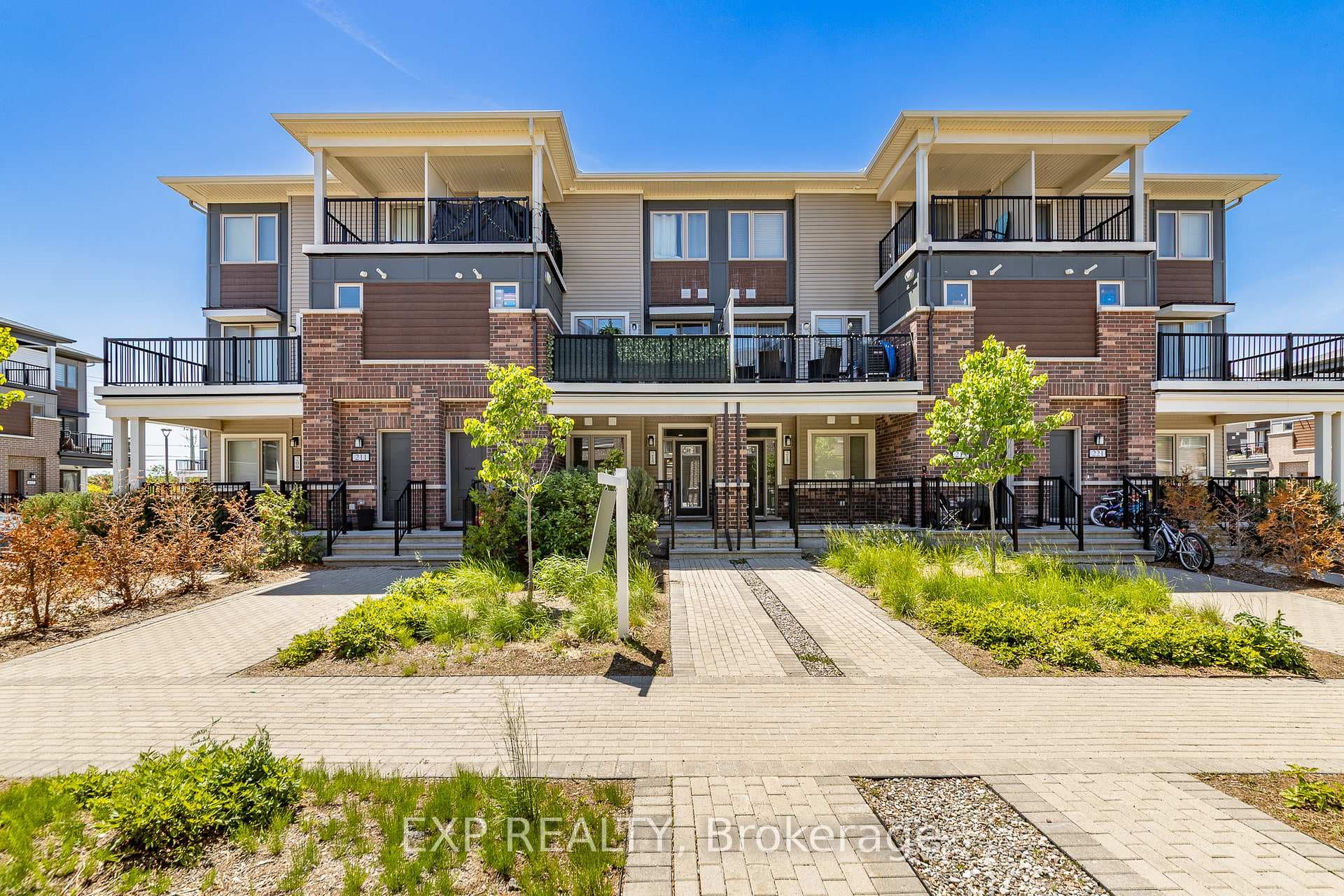 215 Lapland Private, Kanata, ON K2S 1B6
