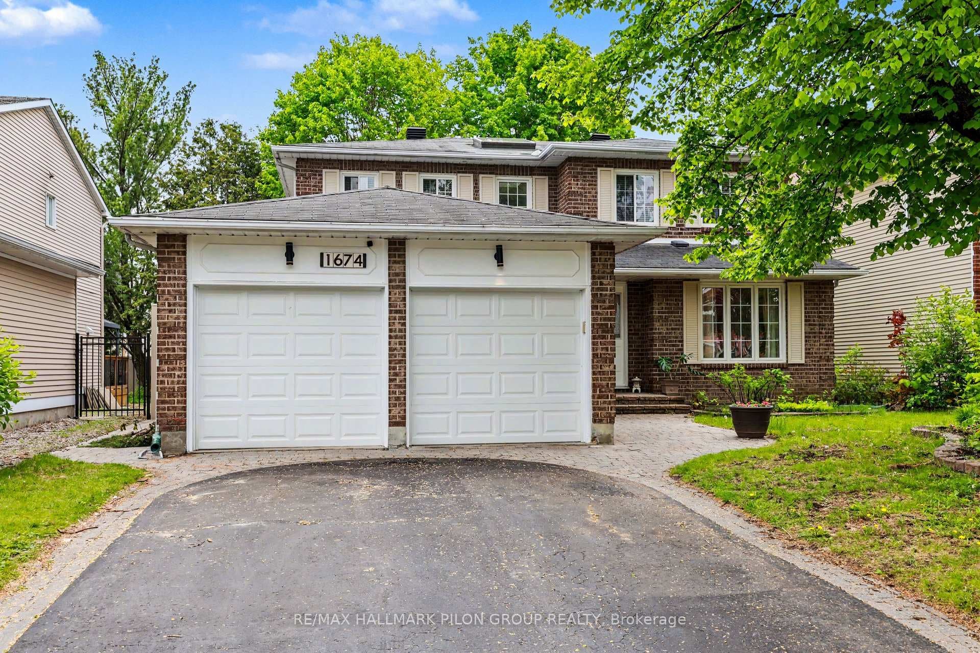 1674 Sansonnet Street, Orleans - Convent Glen and Area, ON K1C 5Y6