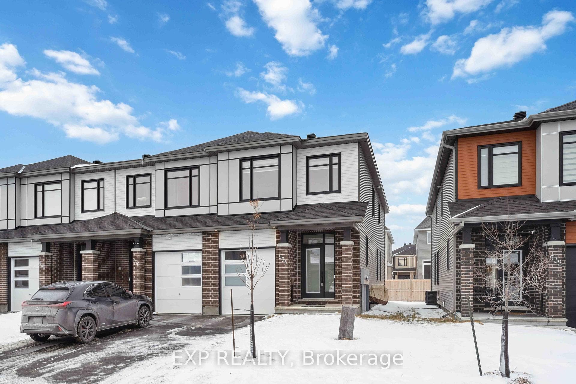 934 Clarkia Street, Blossom Park - Airport and Area, ON K1T 0Y1