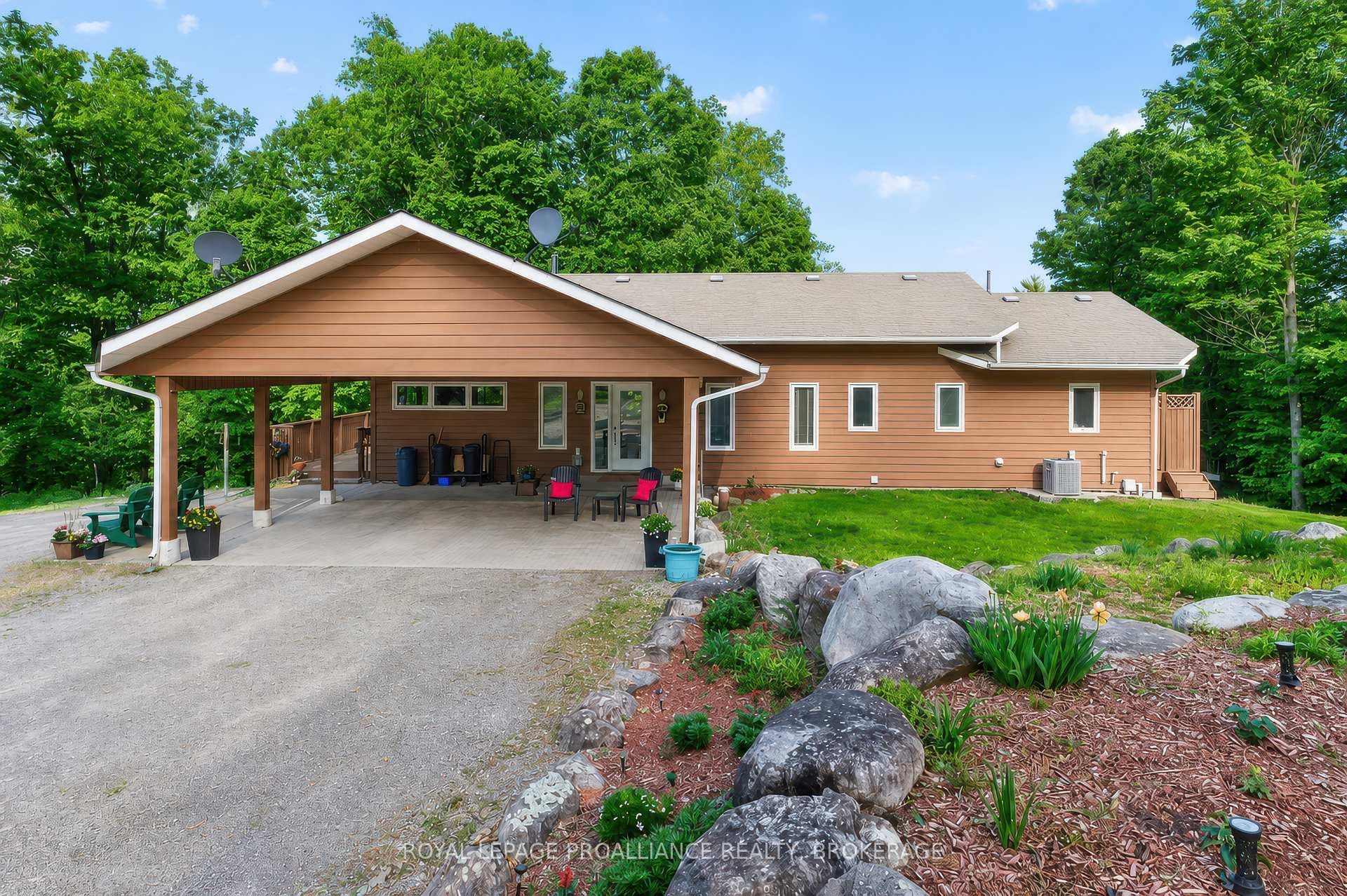 606 Whites Point Road, Rideau Lakes, ON K0G 1E0