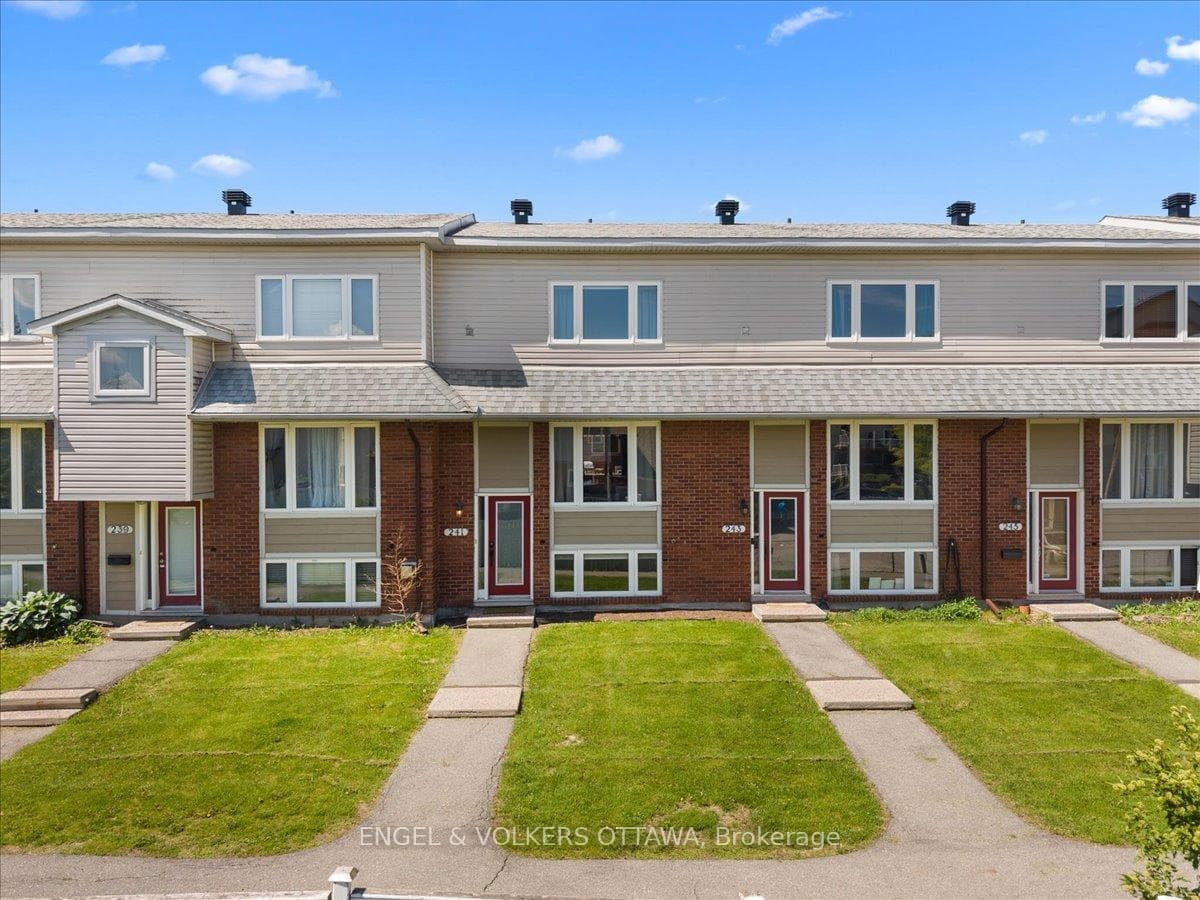 241 Monterey Drive, South of Baseline to Knoxdale, ON K2H 7B1