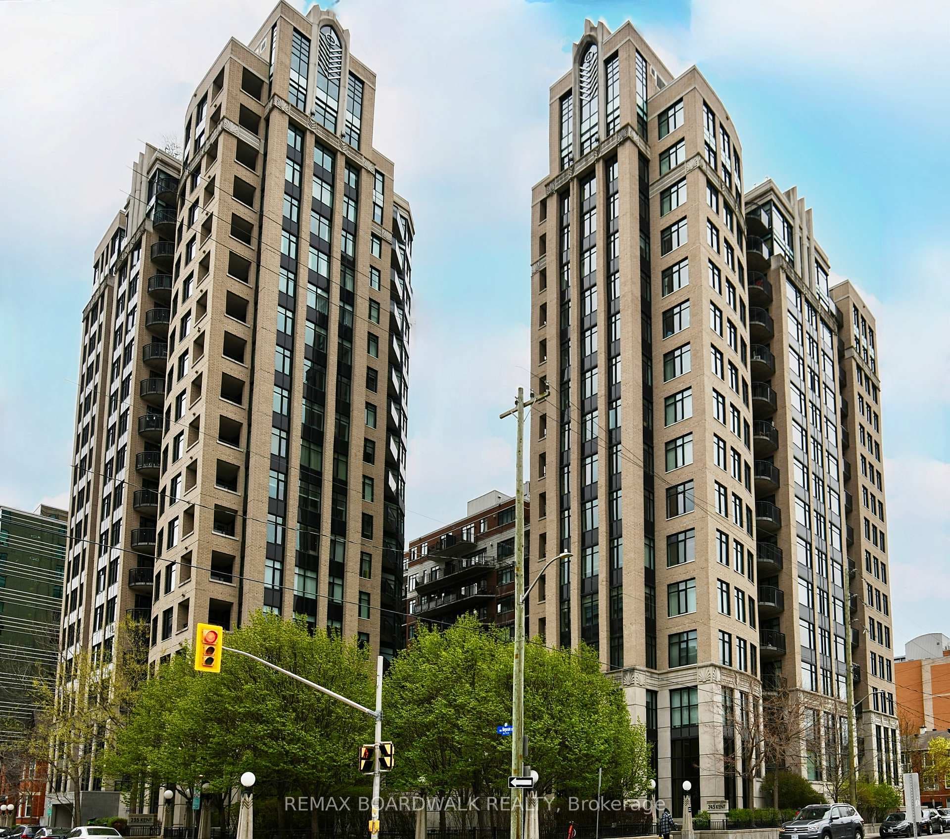 245 Kent Street 702, Ottawa Centre, ON K2P 0A5