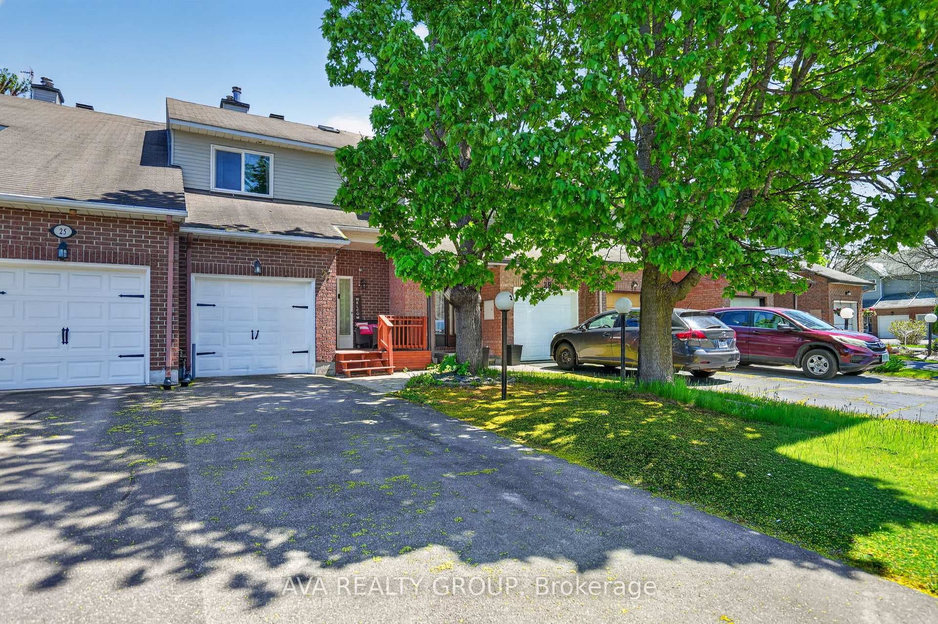 27 Danaher Drive, Barrhaven, ON K2J 3Y5