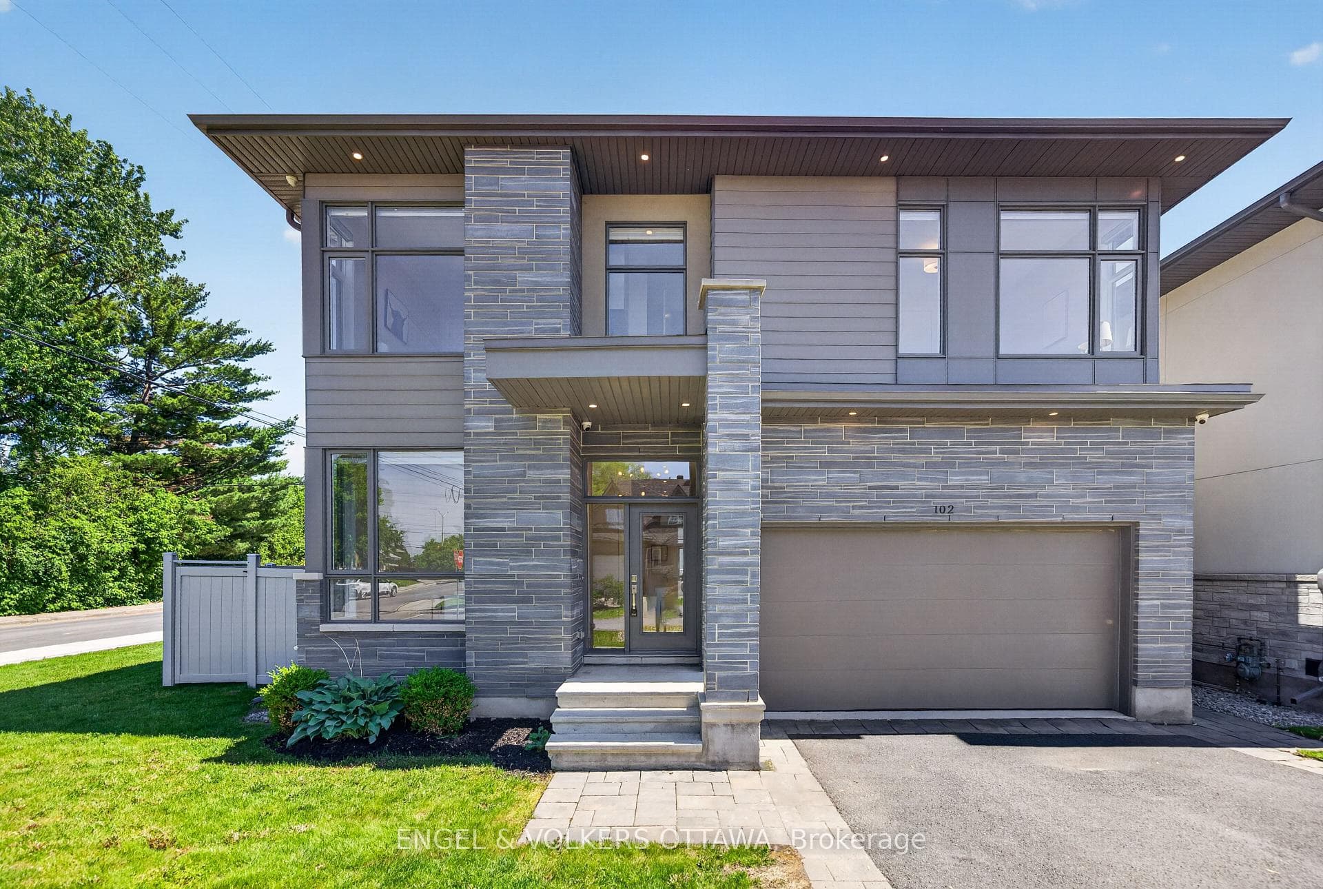 102 Granton Avenue, Meadowlands - Crestview and Area, ON K2G 1X5