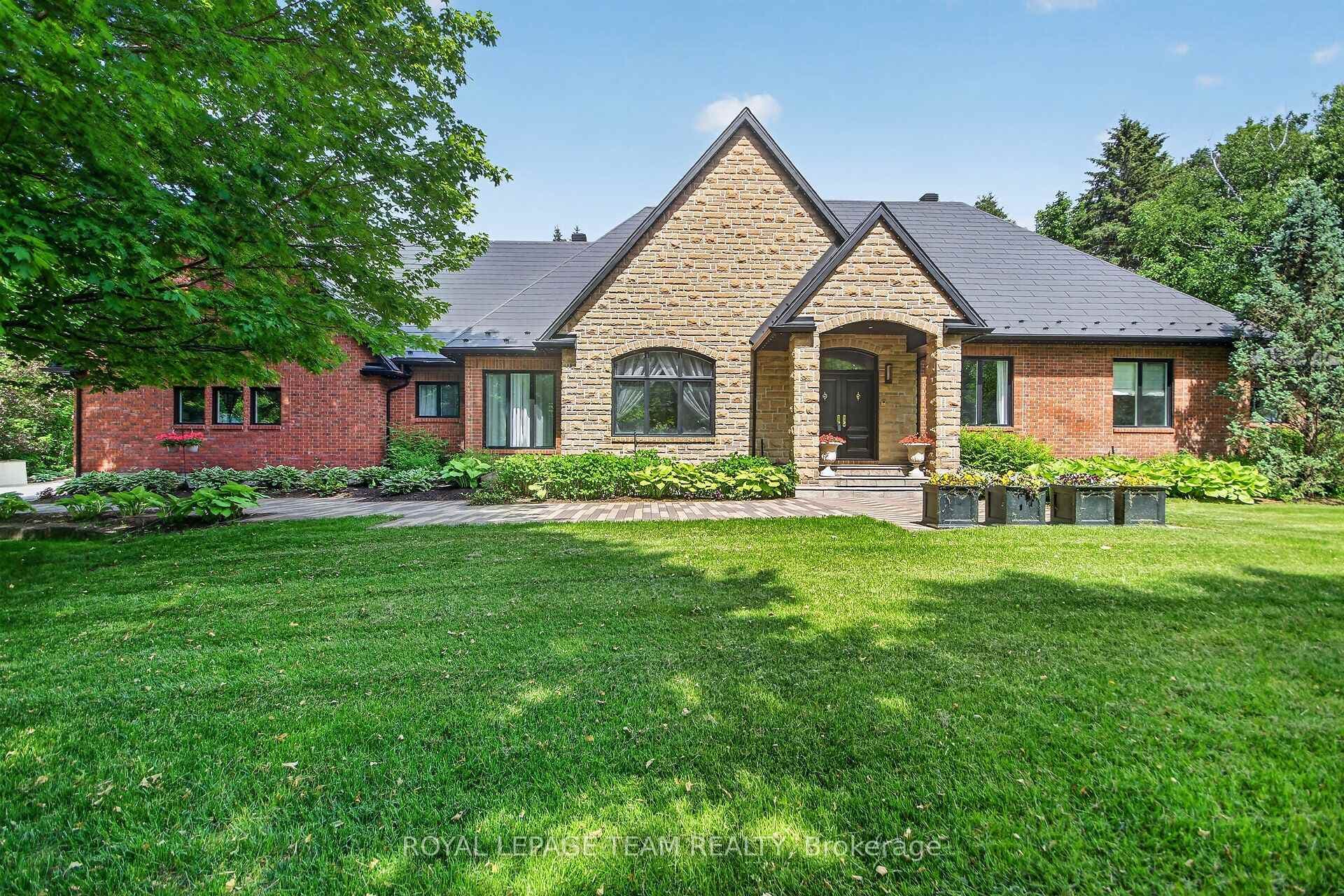 5849 Queenscourt Crescent SW, Manotick - Kars - Rideau Twp and Area, ON K4M 1K3