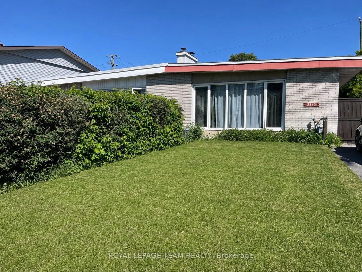 2383 Walkley Road, Elmvale Acres and Area, ON K1G 3H1