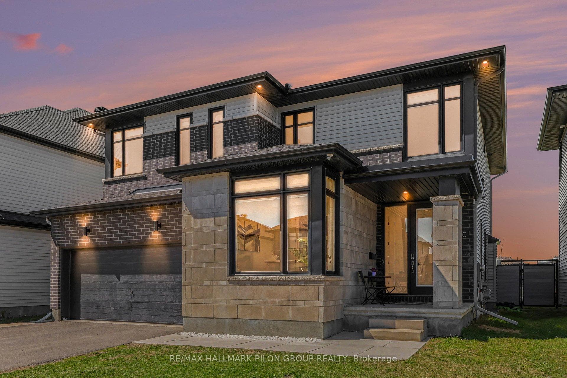 320 Cornice Street, Orleans - Convent Glen and Area, ON K1W 0P8