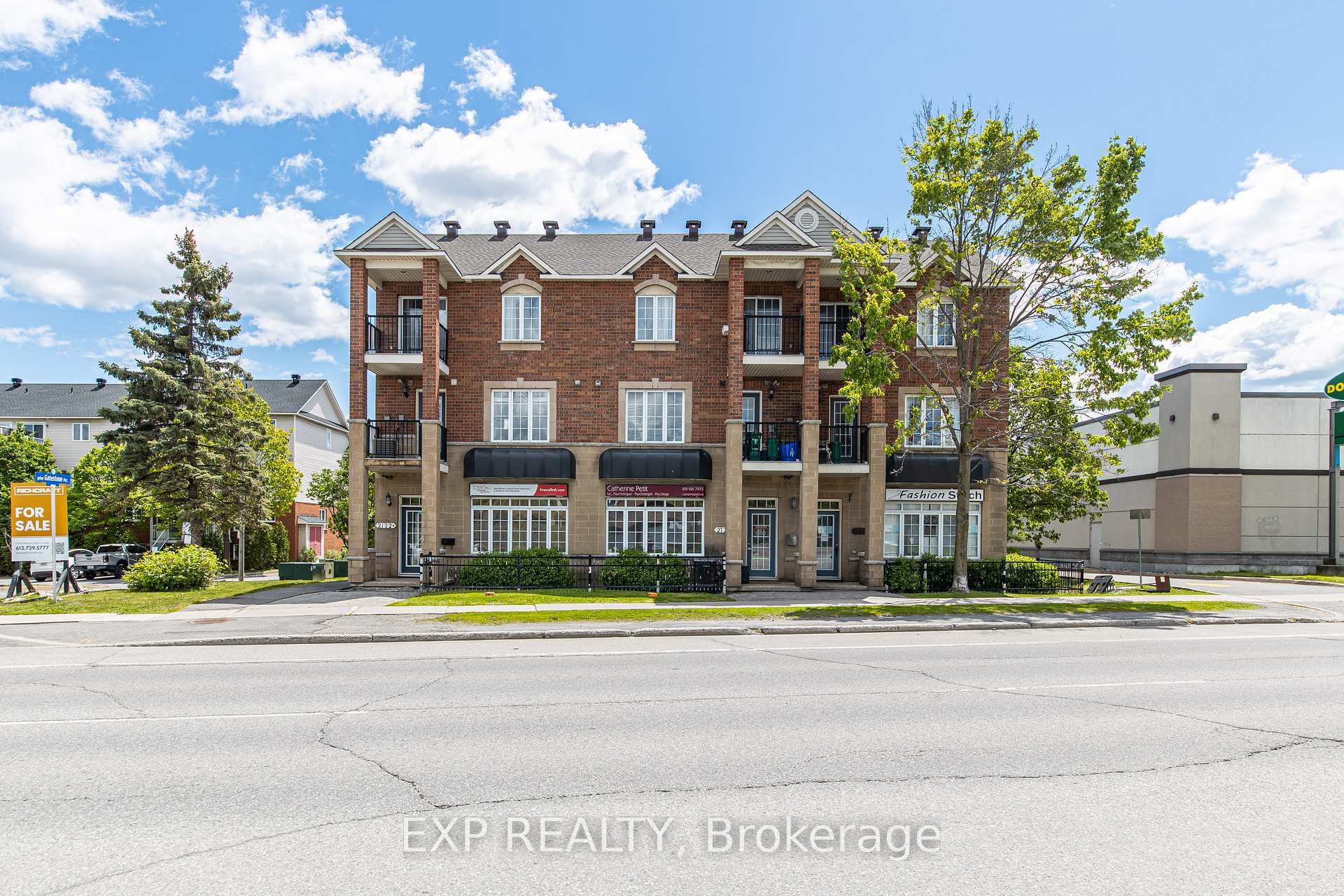 102 Gatestone Private, Beacon Hill North - South and Area, ON K1J 1K5