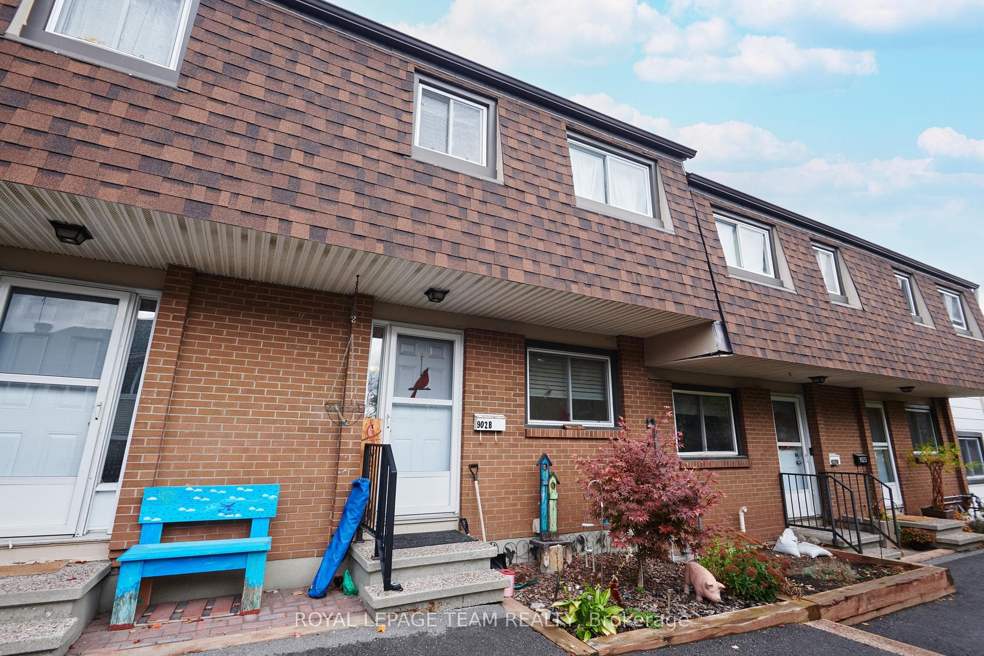 902 Elmsmere Road B, Beacon Hill North - South and Area, ON K1J 7T6