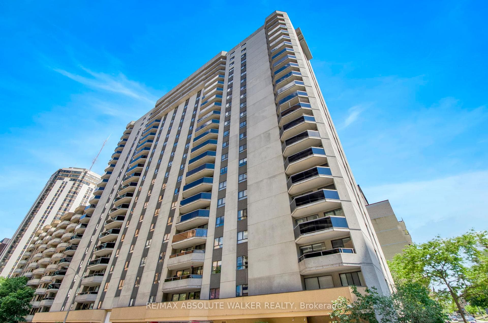 470 Laurier Avenue W 201, Ottawa Centre, ON K1R 7W9