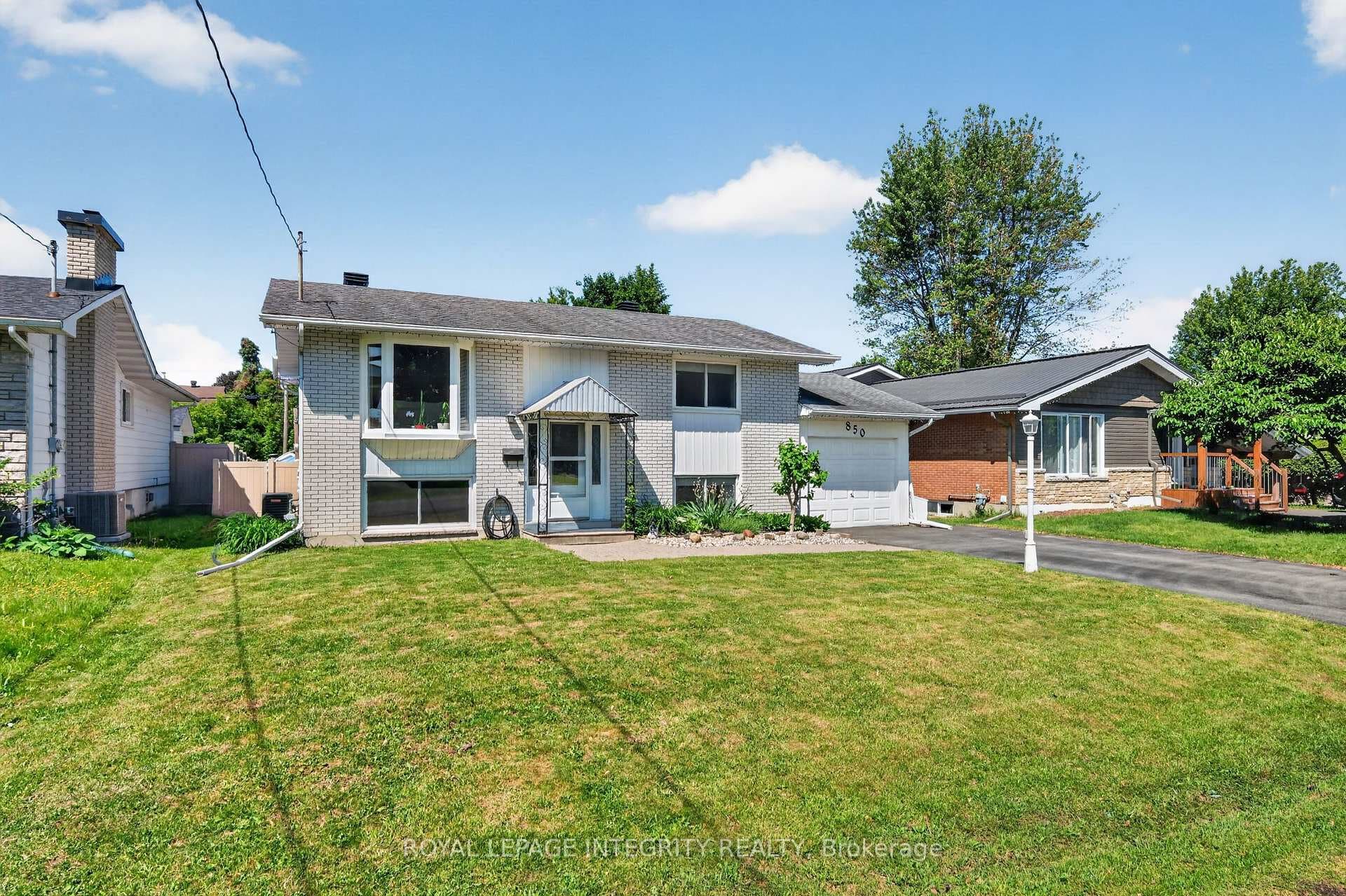 850 Balsam Drive, Orleans - Cumberland and Area, ON K1E 1B5