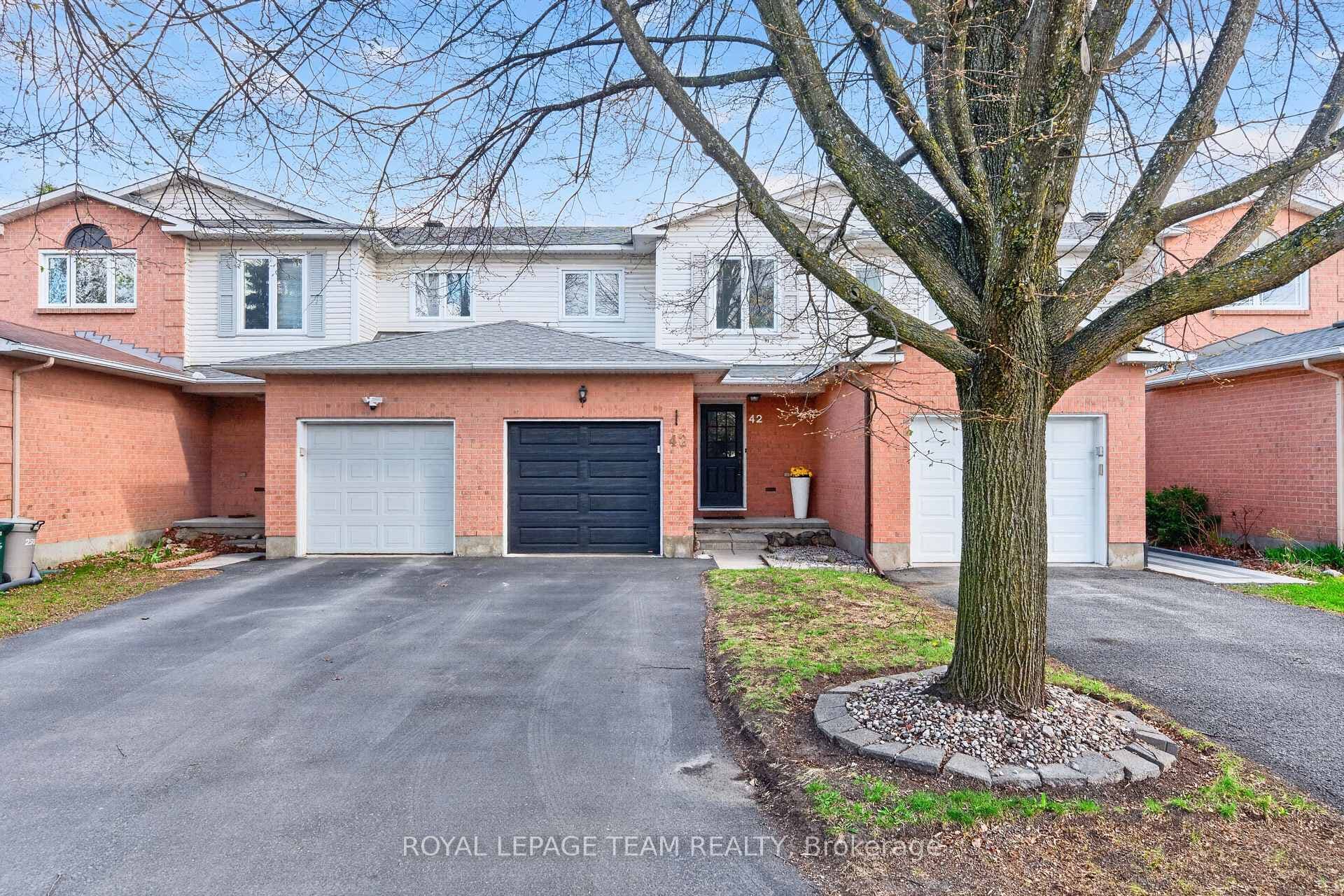 42 Baton Court, Kanata, ON K2L 4C8