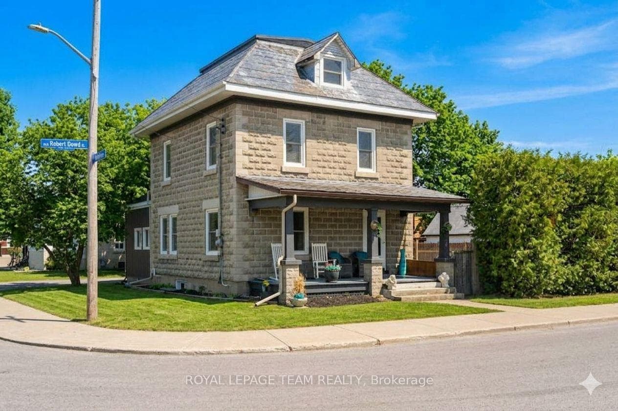 5529 Lion Street, Greely - Metcalfe - Osgoode - Vernon and Area, ON K0A 2W0