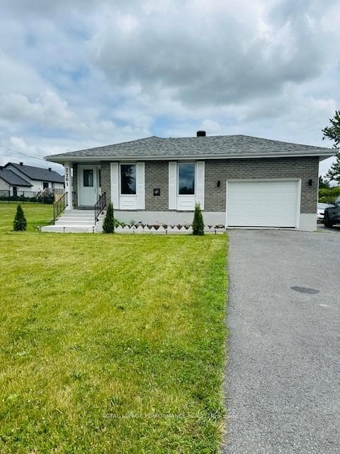 2261 Pitt Street N, Cornwall, ON K6K 1A4
