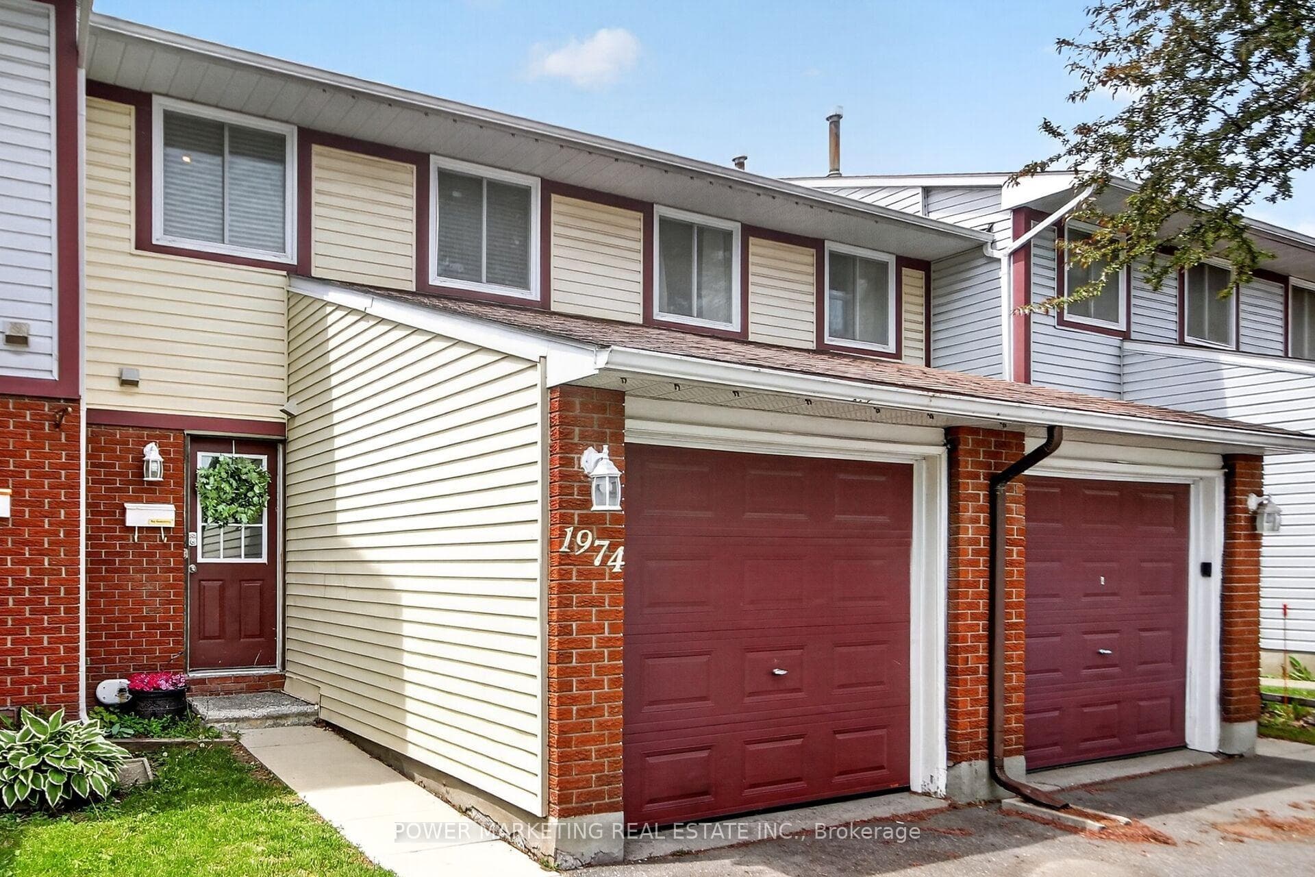 1974 GARDEN PARK Lane, Blackburn Hamlet, ON K1E 1E2