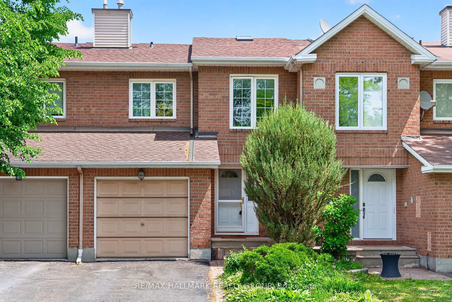 97 Flanders Street, Barrhaven, ON K2J 3K2