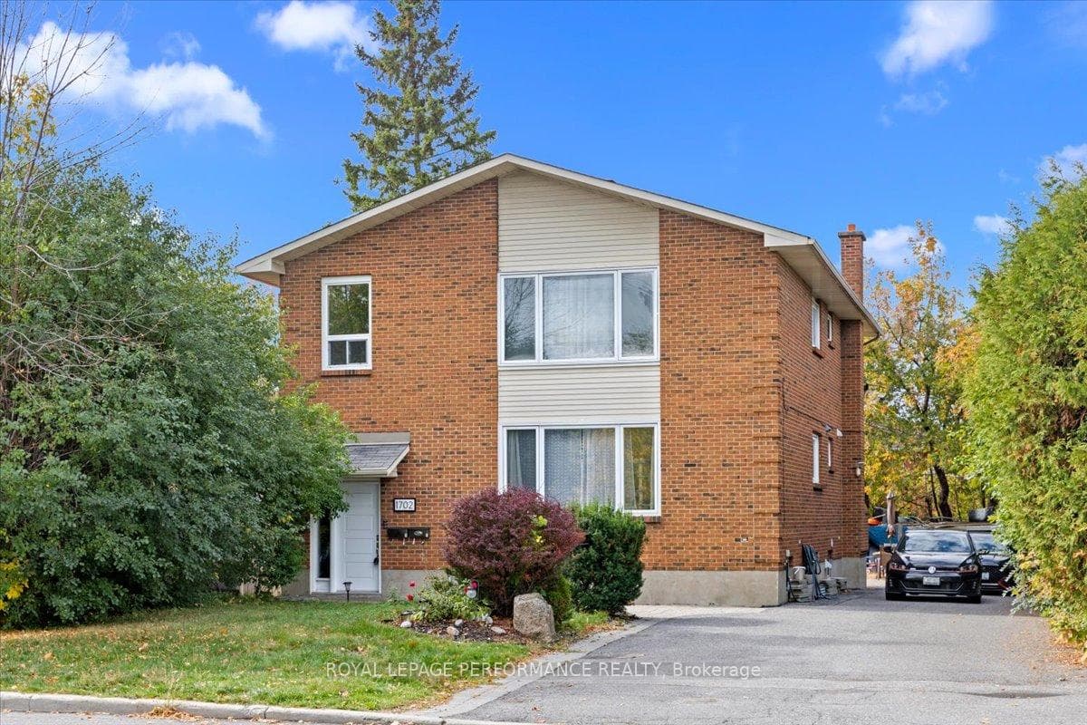 1702 Russell Road, Alta Vista and Area, ON K1G 0M9