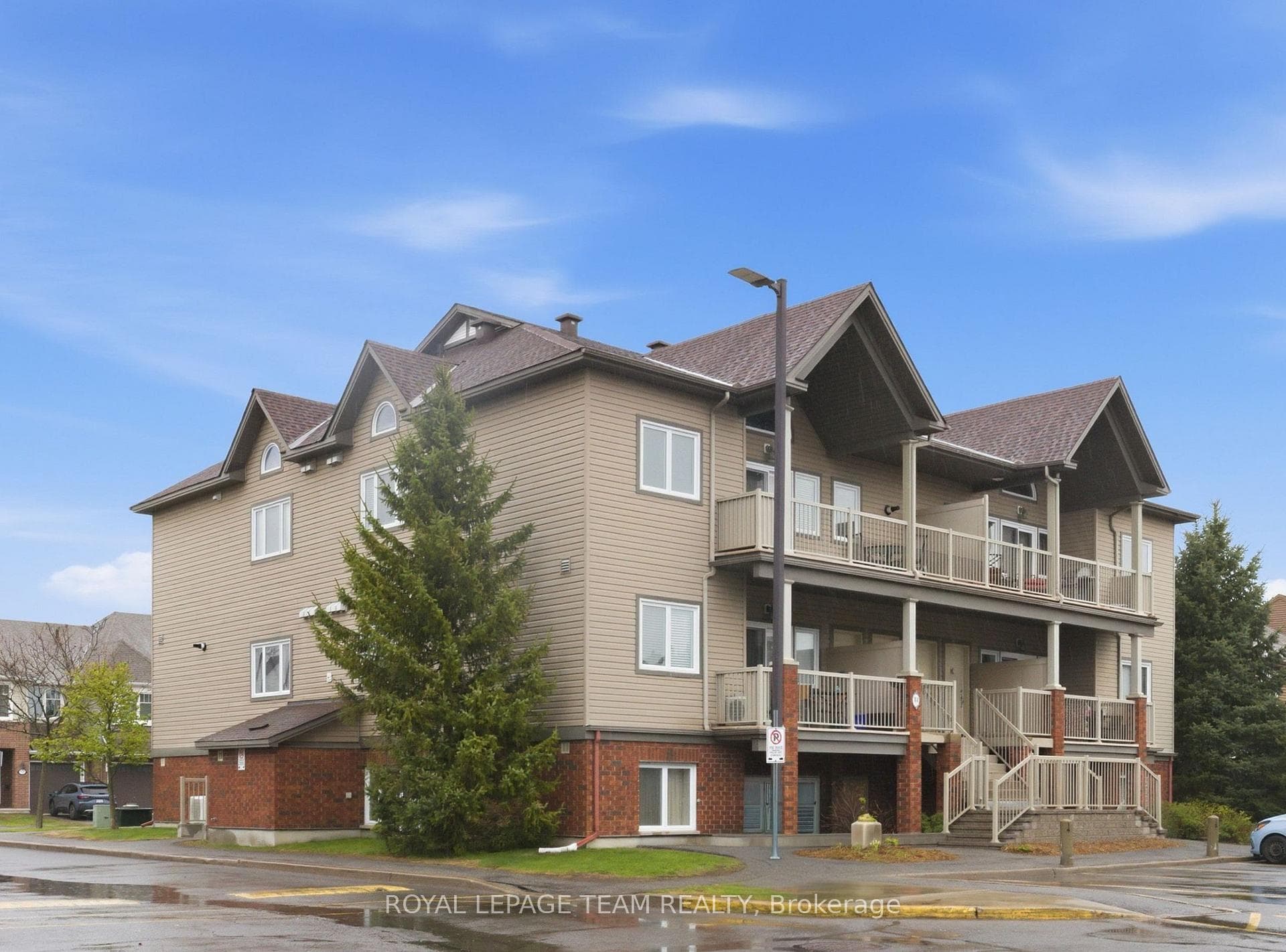 769 Cedar Creek Drive I, Blossom Park - Airport and Area, ON K1T 0B3