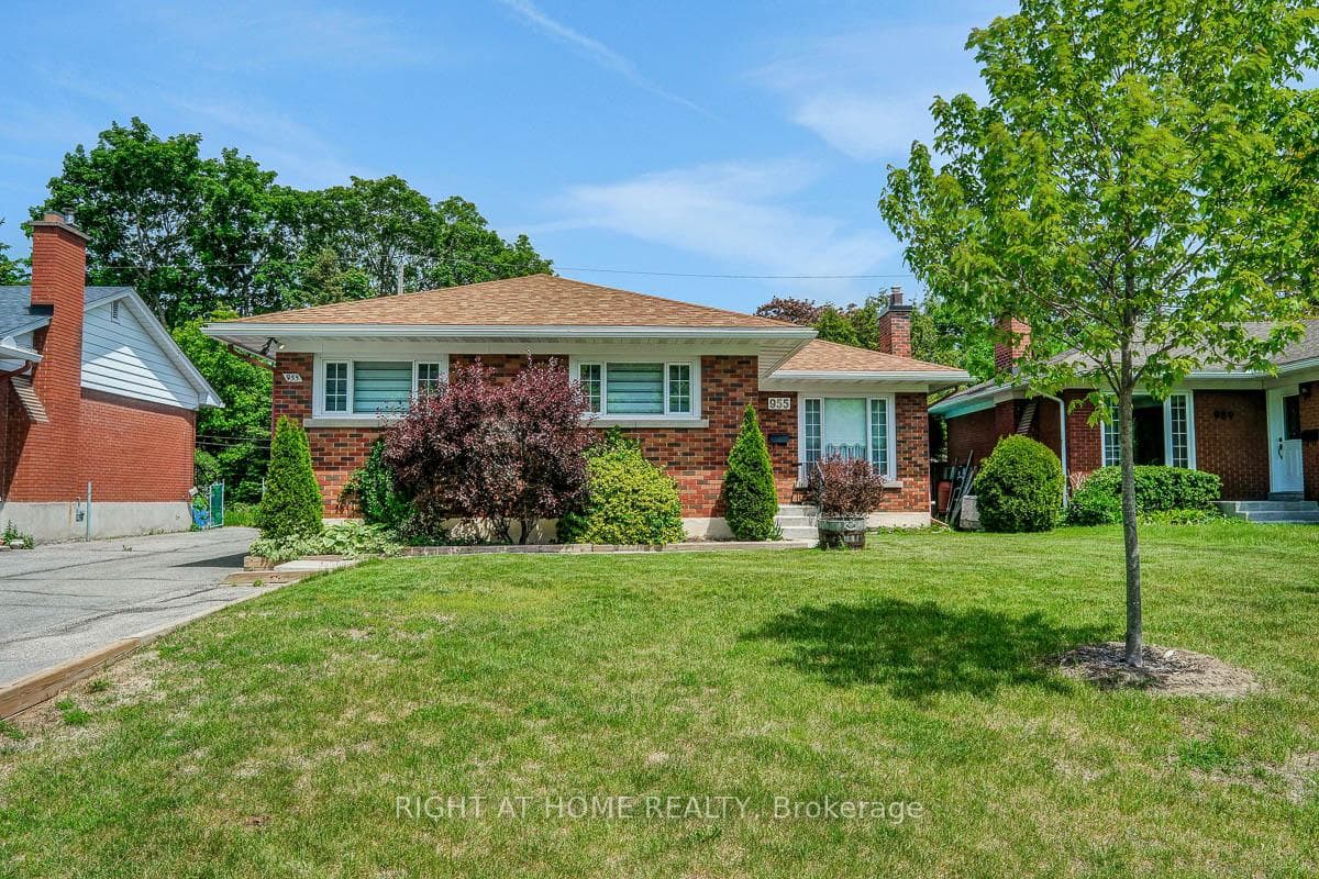 955 Alpine Avenue, Britannia Heights - Queensway Terrace N and Area, ON K2B 5R9