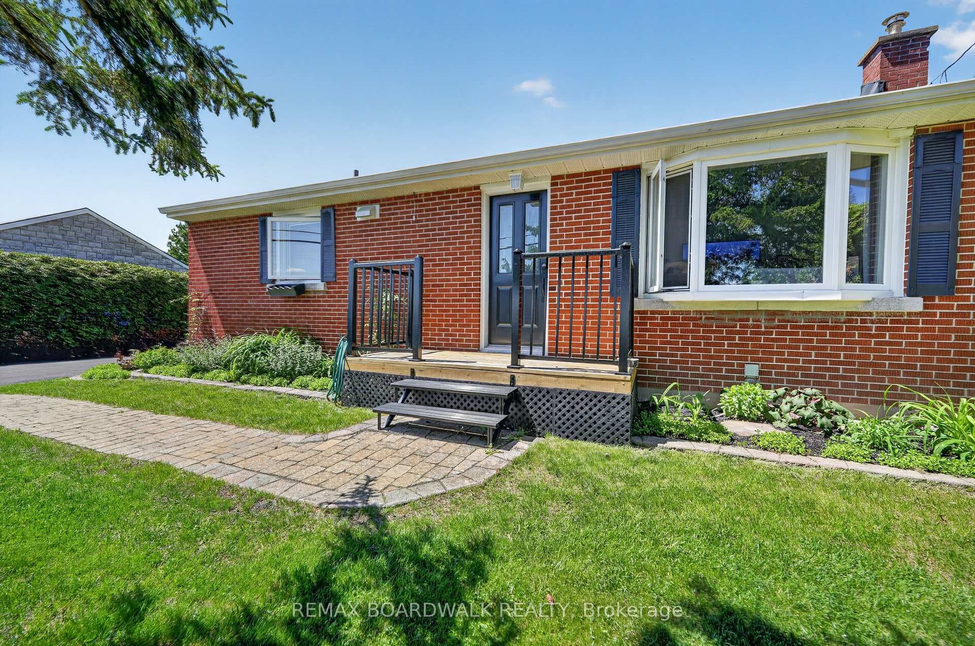 2548 MER BLEUE Road, Orleans - Convent Glen and Area, ON K4B 1H9