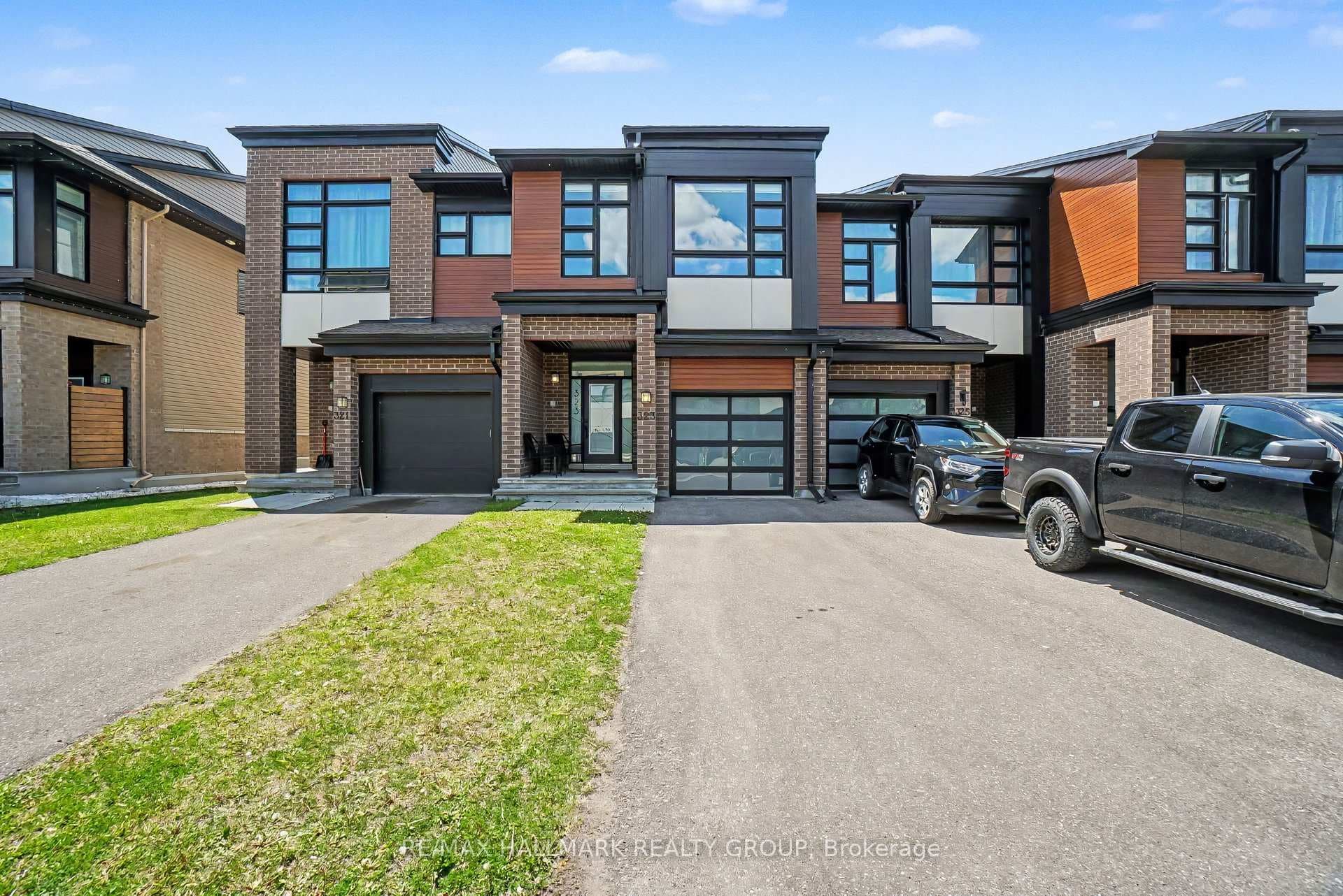 323 Wabasso Lane, Leitrim, ON K1T 0T2