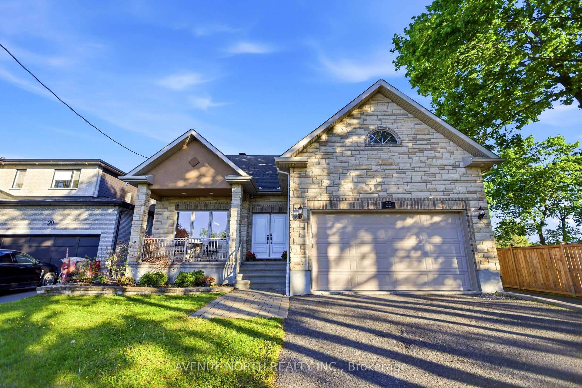 22 Kemp Drive, Blossom Park - Airport and Area, ON K1T 3W9