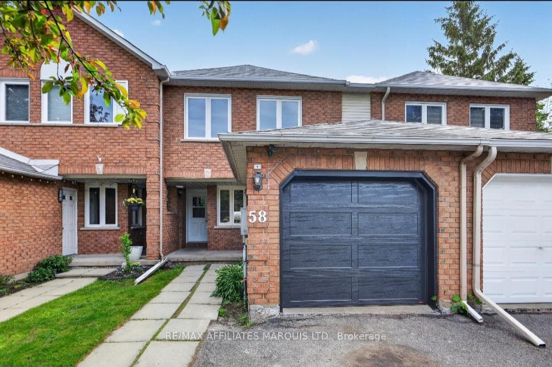 58 Robarts Crescent, Kanata, ON K2L 4A5