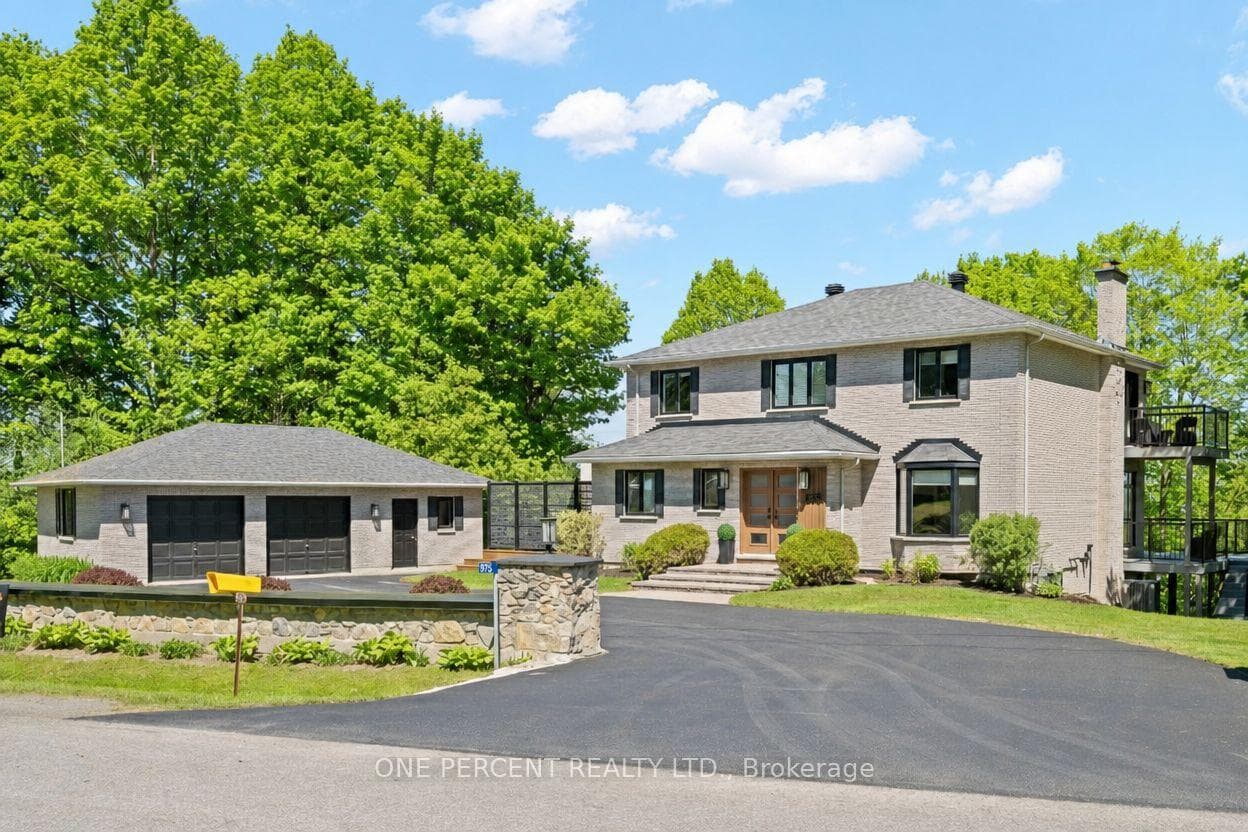 975 Fieldown Street, Orleans - Cumberland and Area, ON K4C 1B9