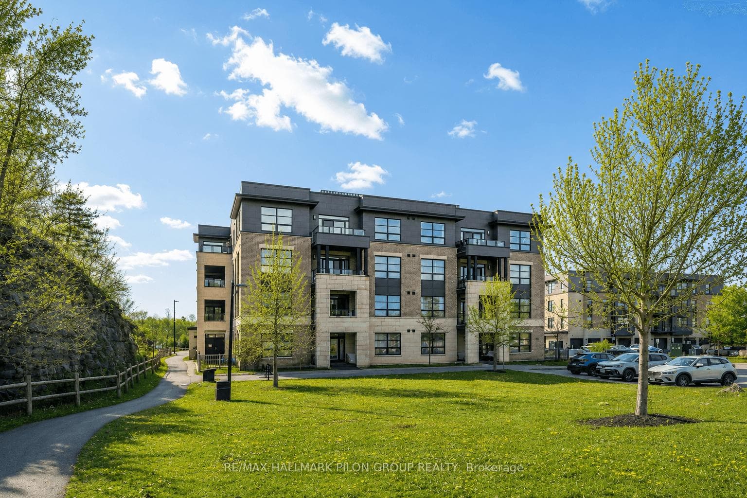 230 Titanium Private 403, Orleans - Convent Glen and Area, ON K1C 0C1
