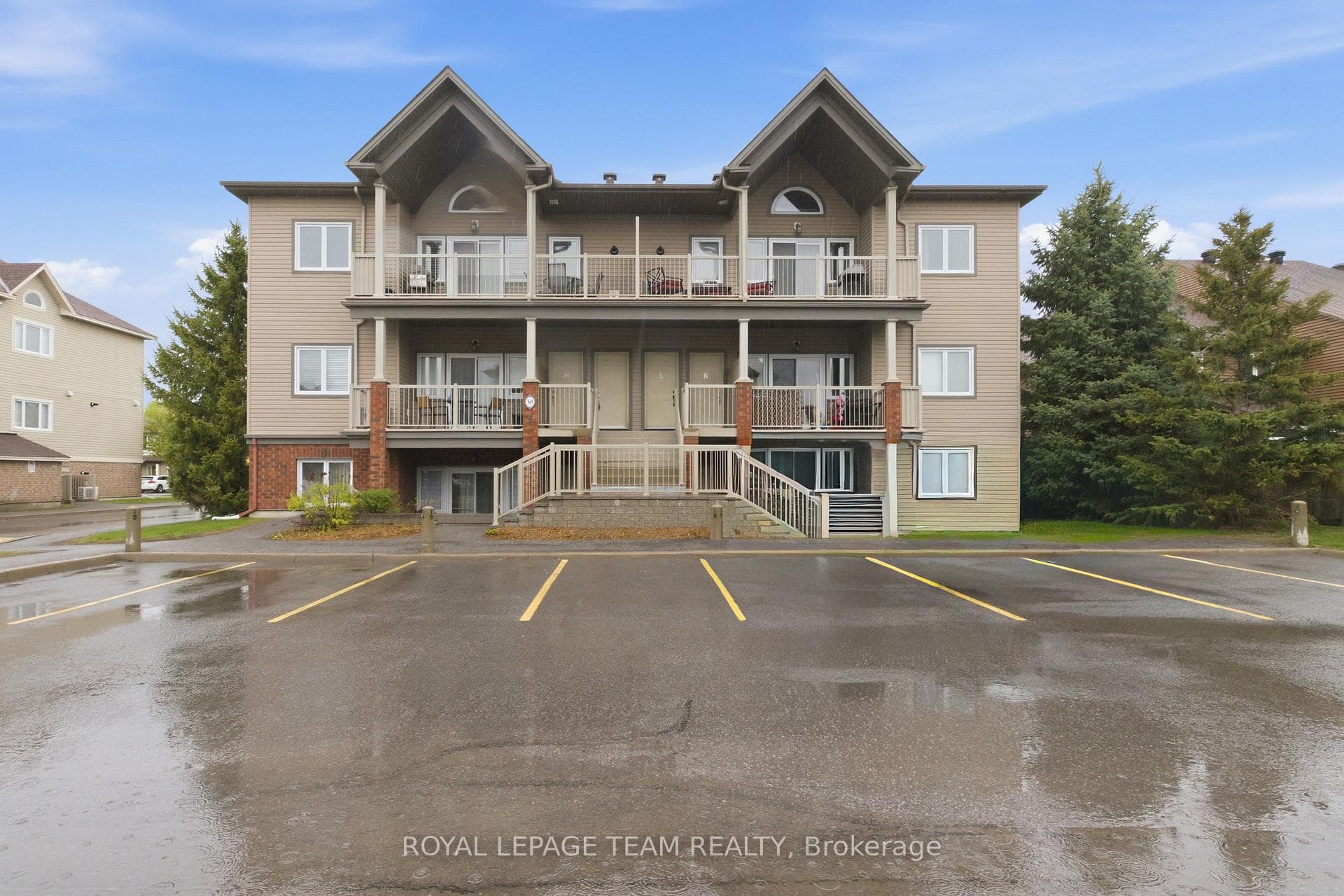 769 Cedar Creek Drive I, Blossom Park - Airport and Area, ON K1T 0B3