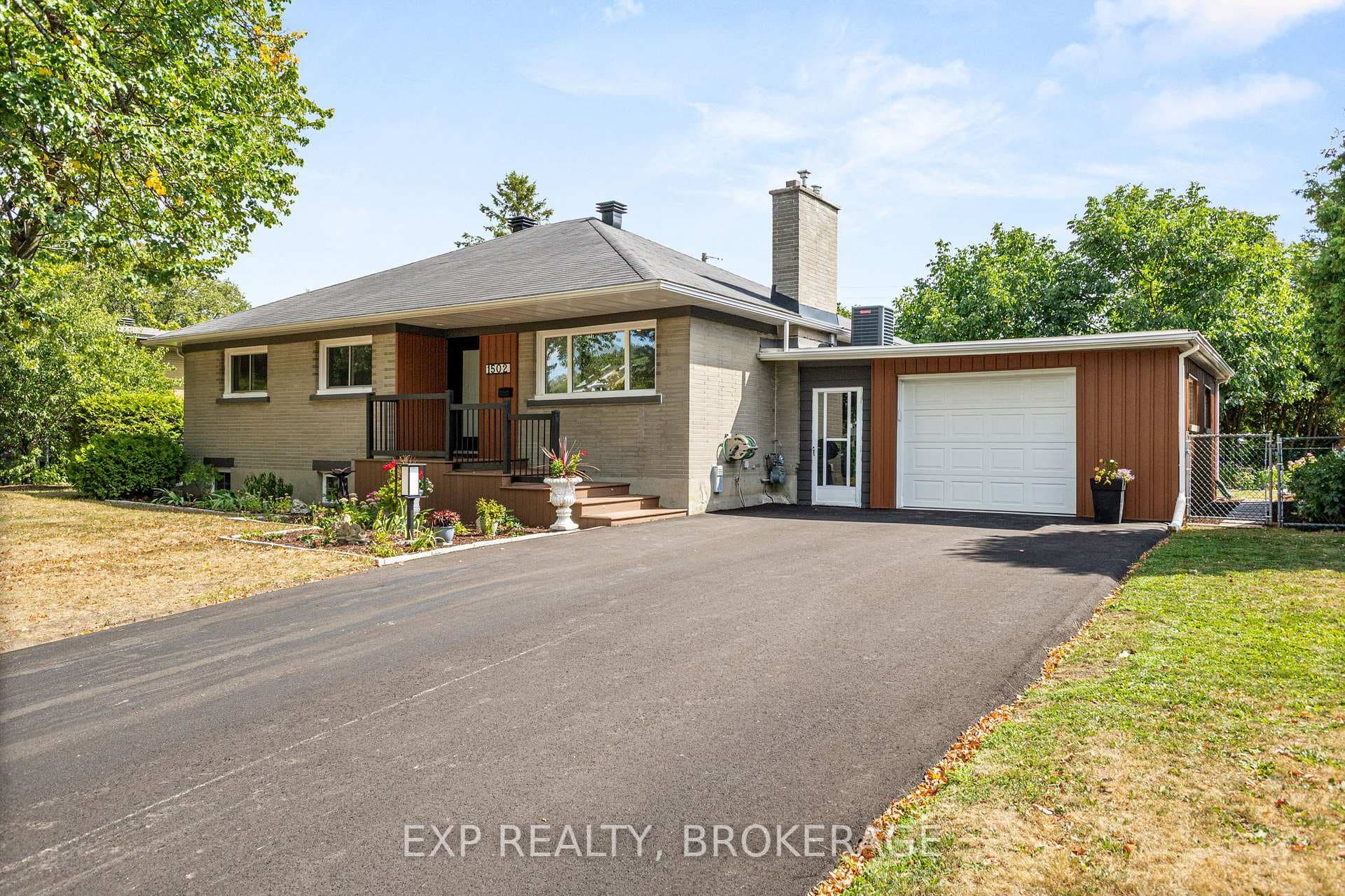1502 Farnsworth Avenue, Alta Vista and Area, ON K1H 7C3