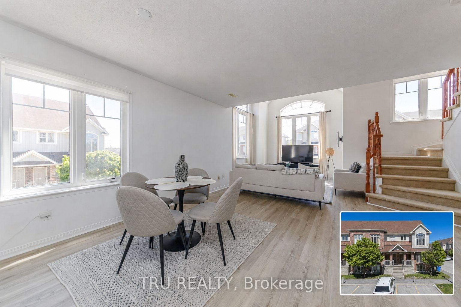 272 Keltie Private 10, Barrhaven, ON K2J 0A4