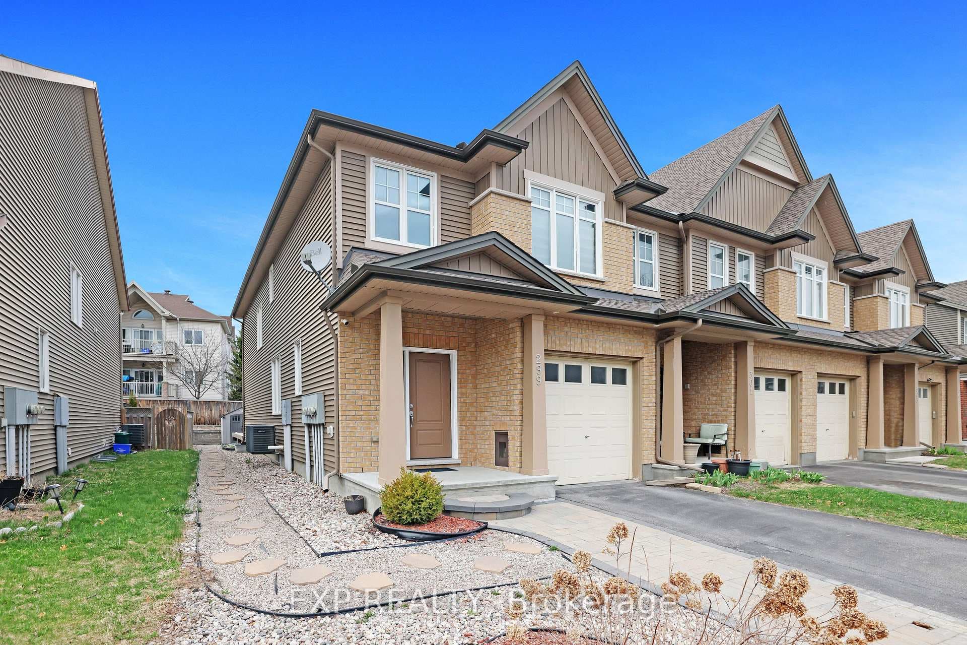 299 Wood Acres Grove, Blossom Park - Airport and Area, ON K1T 0B3