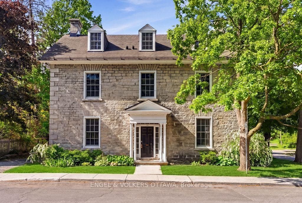 35 MacKay Street, New Edinburgh - Lindenlea, ON K1M 2B2