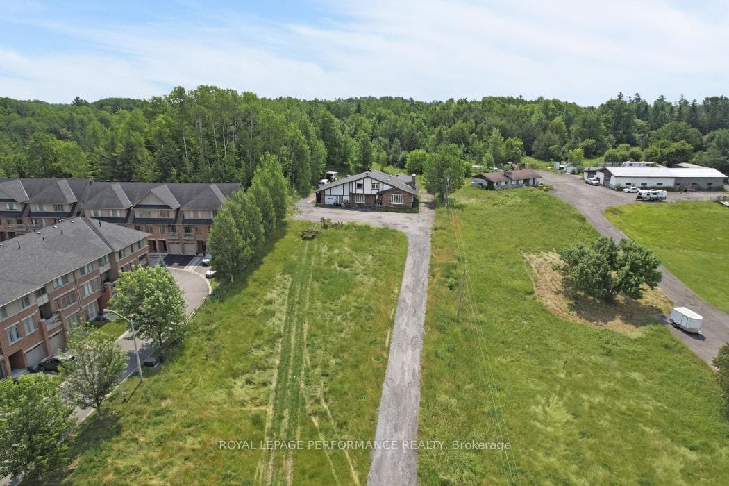 1016 Old Montreal Road, Orleans - Cumberland and Area, ON K4A 3N2