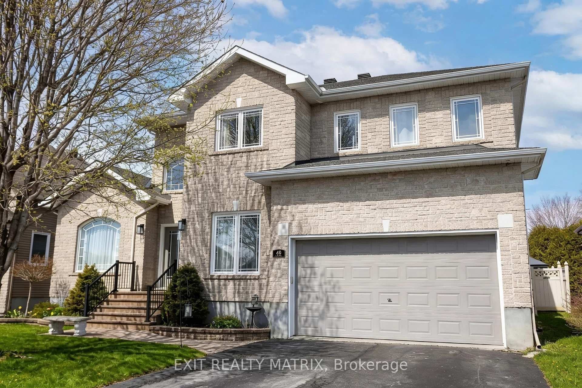 48 De La Rive Drive, Russell, ON K0A 1W0