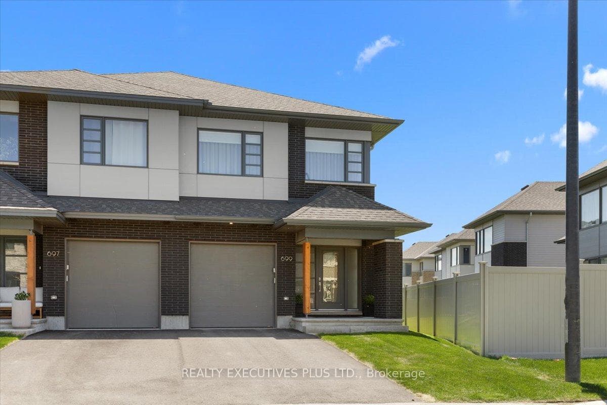 699 Honeydew Street, Blossom Park - Airport and Area, ON K1X 0K5