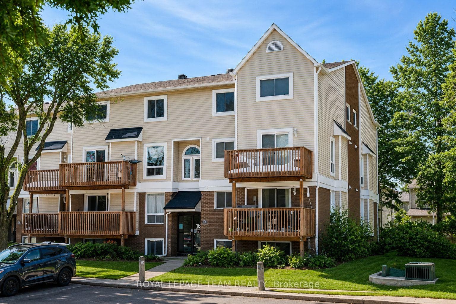 160 Fenerty Court 4, Kanata, ON K2L 3A7