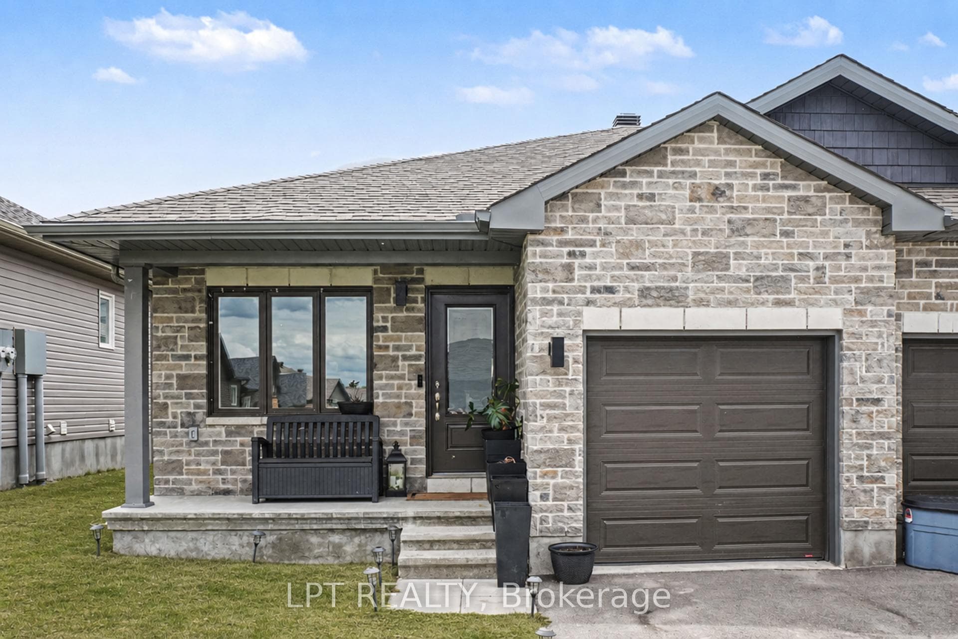 34 Morgan Clouthier Way, Arnprior, ON K7S 3M3