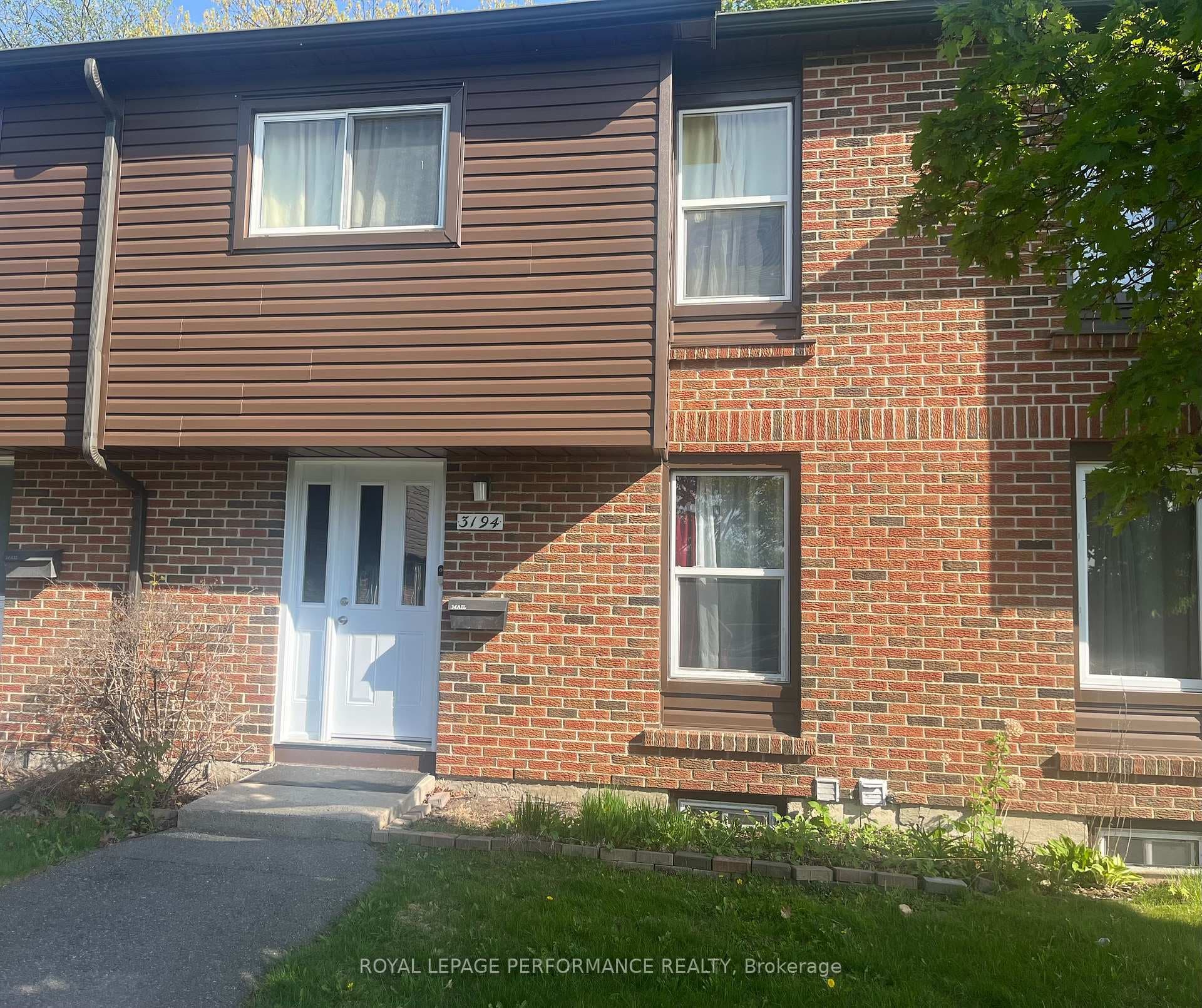 3194 Stockton Drive, Blossom Park - Airport and Area, ON K1T 1S1