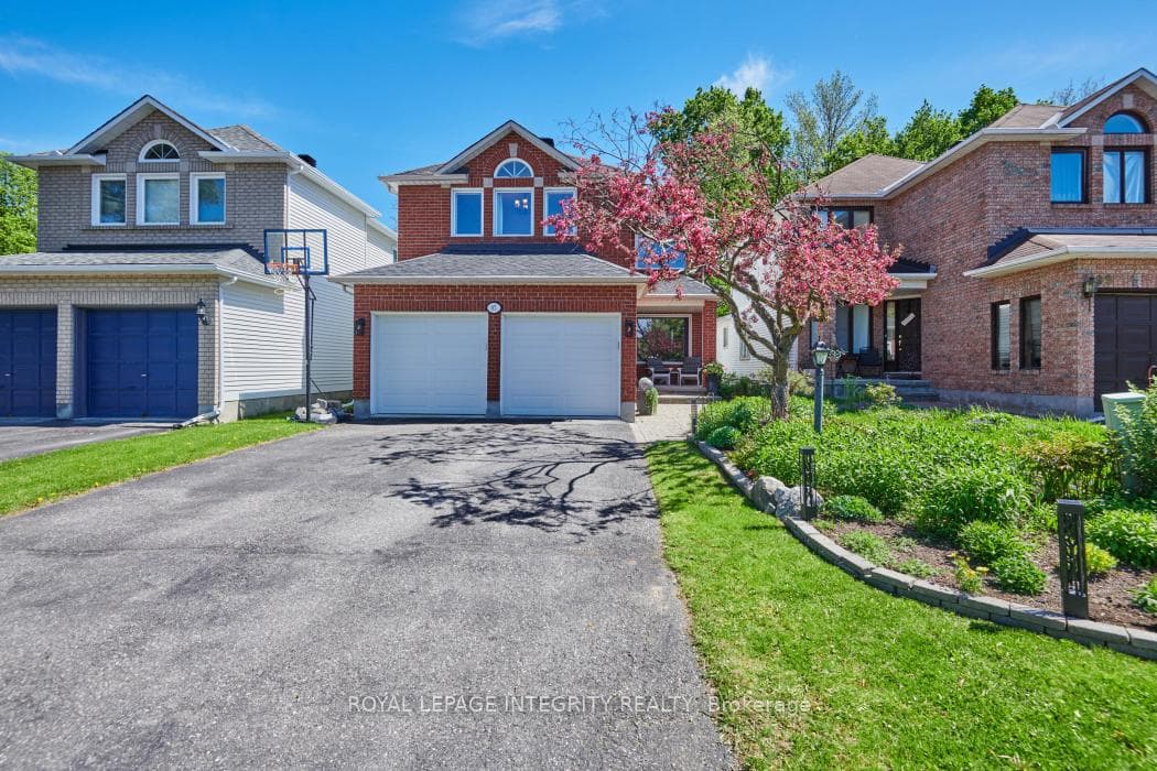 97 Grenadier Way, Barrhaven, ON K2J 4L5