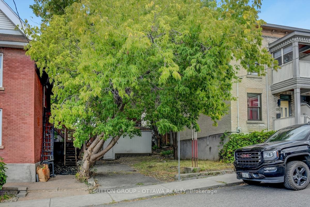 133 Eccles Street, West Centre Town, ON K1R 6S7