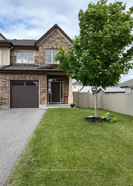 2 Duncanville Street, Russell, ON K4R 1E5