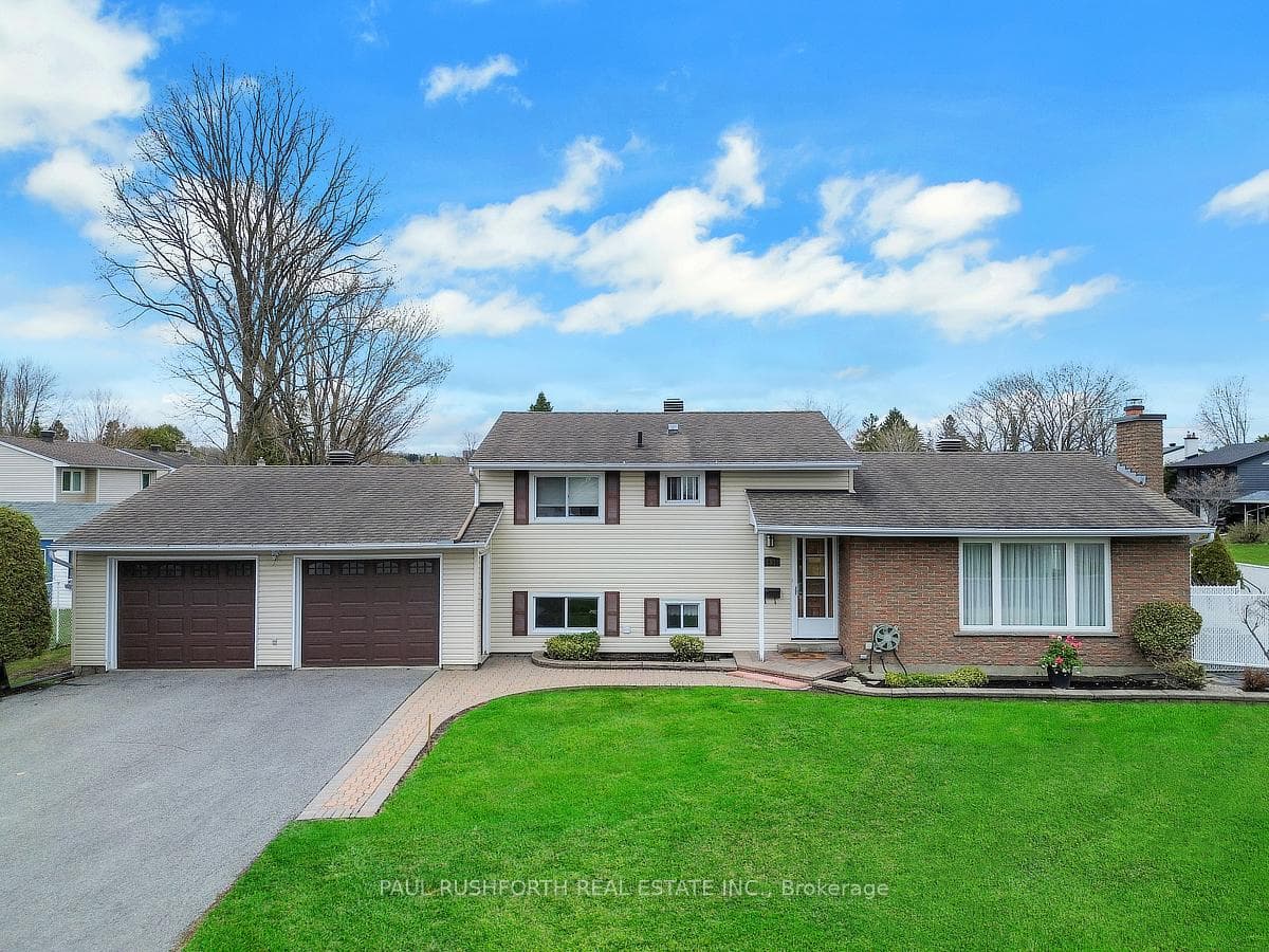 2191 Bickerton Avenue, Beacon Hill North - South and Area, ON K1J 6Y1